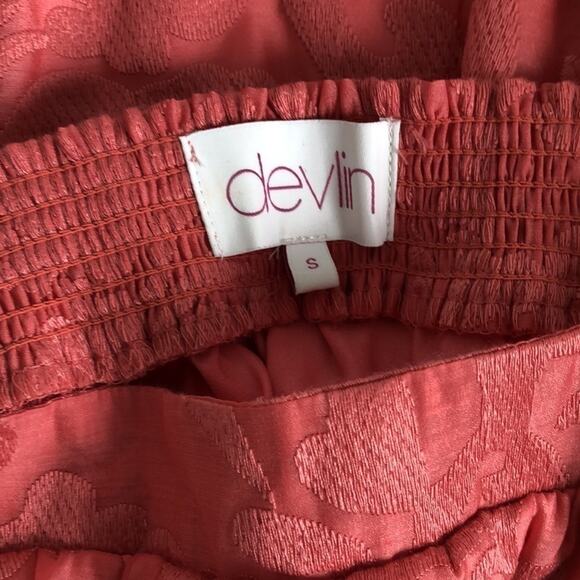 Devlin Sia Off Shoulder Jacquard Blouse - Picture 7 of 7